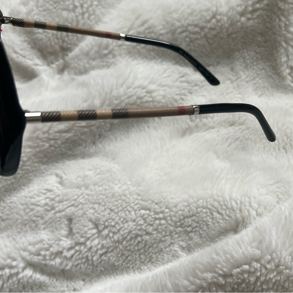 Burberry Sunglasses - Picture 2 of 6